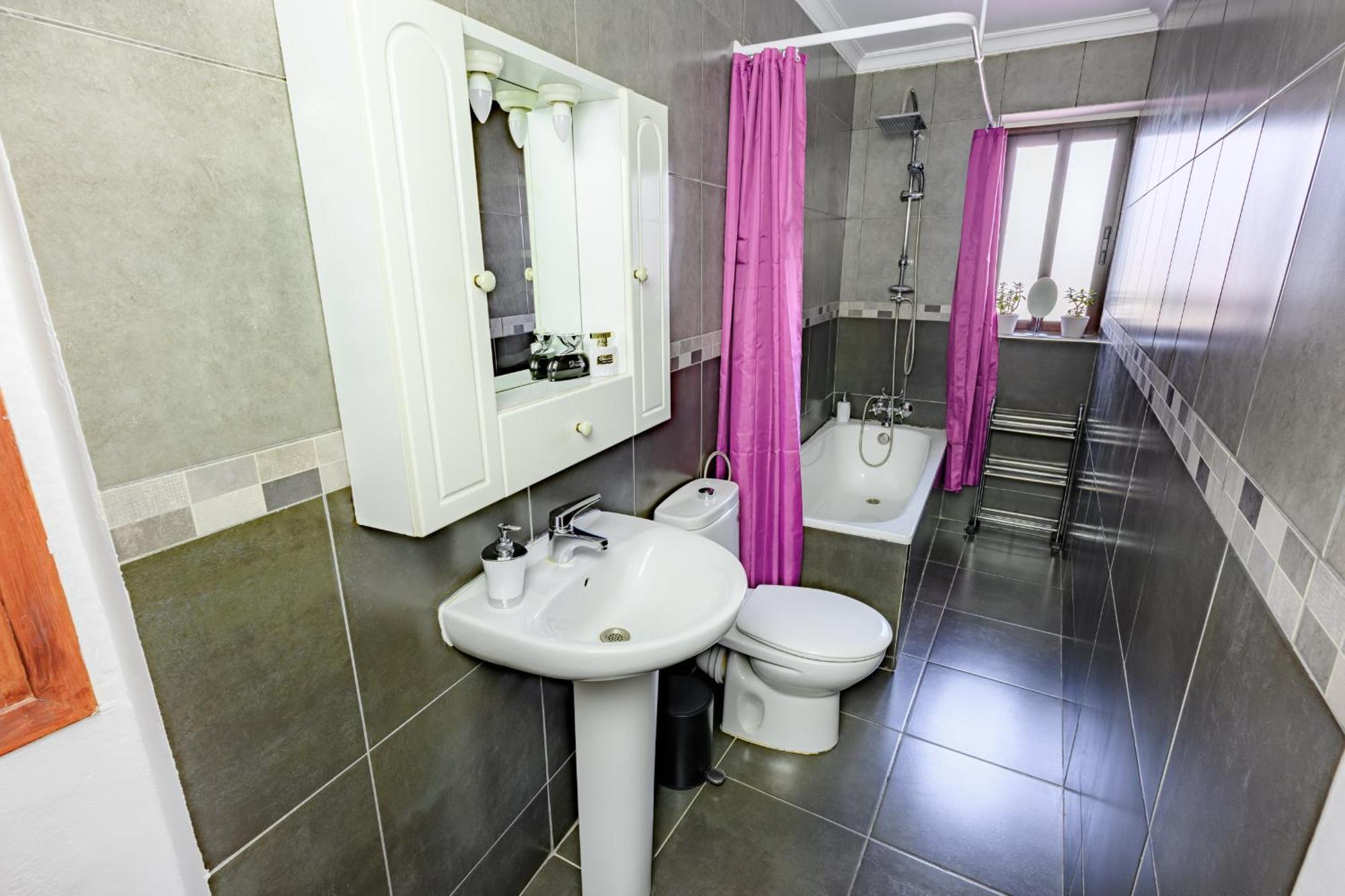 Astarte Guesthouse Castillo de Locubin Екстер'єр фото